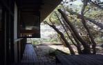 <span class="caption-caption">South elevation edge, Mooloomba House, Point Lookout, North Stradbroke Island</span>, 1999. <br />Slide by <span class="caption-publisher">Michael Keniger</span>, collection of <span class="caption-contributor">University of Queensland Library</span>.