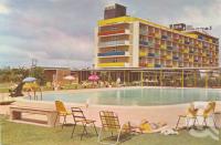 <span class="caption-caption">Lennons Broadbeach Hotel</span>, c1962. <br />Postcard by <span class="caption-publisher">Murfett Publishers Pty Ltd</span>, collection of <span class="caption-contributor">Centre for the Government of Queensland</span>.