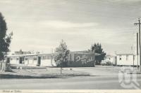 <span class="caption-caption">Dalby Motel</span>, 1972. <br />Postcard folder by <span class="caption-publisher">Samuel Lee & Co Pty Ltd</span>, collection of <span class="caption-contributor">Centre for the Government of Queensland</span>.