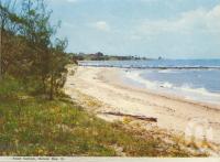 <span class="caption-caption">Point Vernon, Hervey Bay</span>, c1970. <br />Postcard folder by <span class="caption-publisher">Murray Views Pty Ltd</span>, collection of <span class="caption-contributor">Centre for the Government of Queensland</span>.