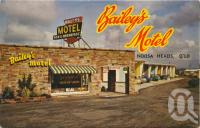 <span class="caption-caption">Bailey's Motel, Noosa Heads</span>, c1962. <br />Postcard folder by <span class="caption-publisher">Murray Views Pty Ltd</span>, collection of <span class="caption-contributor">Centre for the Government of Queensland</span>.