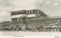 <span class="caption-caption">Sans Souci Hotel, Southport</span>, c1935. <br />Postcard by <span class="caption-publisher">Kodak</span>, collection of <span class="caption-contributor">Centre for the Government of Queensland</span>.