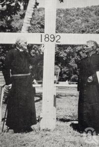 <span class="caption-caption">Canon Gribble, the son of the founder of the Mission, revives memories with George Singleton</span>. <br />From <span class="caption-book">Mulgrave Shire</span>, <span class="caption-publisher">Mulgrave Shire Council</span>, 1954, collection of <span class="caption-contributor">Fryer Library, UQ</span>.