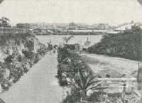 <span class="caption-caption">Approach to the Edward Street Ferry from Kangaroo Point</span>. <br />From <span class="caption-book">The Pocket Queensland</span>, <span class="caption-creator">Queensland Government Intelligence and Tourist Bureau</span>, Brisbane, 1921, collection of <span class="caption-contributor">Centre for the Government of Queensland</span>.