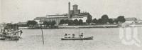<span class="caption-caption">Colonial Sugar Refining Co's Refinery, New Farm</span>. <br />From <span class="caption-book">The Pocket Queensland</span>, <span class="caption-creator">Queensland Government Intelligence and Tourist Bureau</span>, Brisbane, 1921, collection of <span class="caption-contributor">Centre for the Government of Queensland</span>.