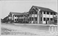 <span class="caption-caption">Hotel Pacific, Esplanade,  Southport</span>, c1930s-c1940s. <br />Photographic collection, <span class="caption-contributor">Queensland State Archives</span>.
