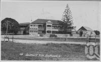 <span class="caption-caption">Southport Hotel, Marine Parade, Southport</span>, c1930s-c1940s. <br />Photographic collection, <span class="caption-contributor">Queensland State Archives</span>.