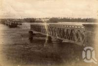 <span class="caption-caption">Indooroopilly Bridge broken by floodwater</span>, 1893. <br />Photograph, collection of <span class="caption-contributor">Fryer Library, UQ</span>.