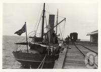 <span class="caption-caption">Federal trawler Endeavour at Gladstone jetty</span>, 1900-1915. <br />Photograph, collection of <span class="caption-contributor">JC Smith Collection, Fryer Library, UQ</span>.