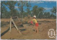 <span class="caption-caption">Gemini City Caravan Park, Sapphire</span>, c1970-2000. <br />Postcard, collection of <span class="caption-contributor">Murray Views Collection</span>.