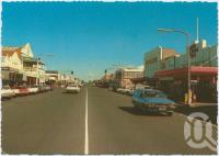 <span class="caption-caption">Cunningham Street, Dalby</span>, c1970-2000. <br />Postcard, collection of <span class="caption-contributor">Murray Views Collection</span>.